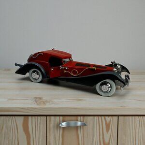 Disney WDCC Cruella's Car, 101 Dalmatians Enchanted Places 1996 (No Box)